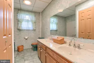 535 E Kercher Ave, Lebanon, PA 17046 - Photo 28