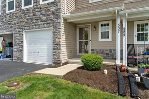 537 Brookwood Dr, Palmyra, PA 17078 - Photo 2