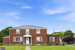 400 E Maple St, Palmyra, PA 17078 - Photo 2