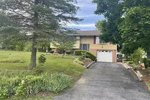 41 Fairway Dr, Jonestown, PA 17038 - Photo 2