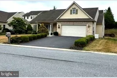 850 Water Edge Ct, Lebanon, PA 17046 - Photo 2