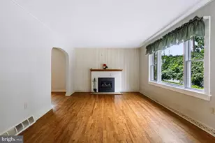 716 W Maple St, Palmyra, PA 17078 - Photo 2