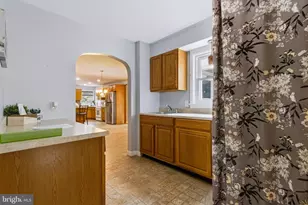 716 W Maple St, Palmyra, PA 17078 - Photo 6