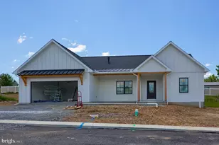 106 Grove Ln, Myerstown, PA 17067 - Photo 2