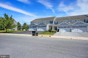 596 Fox Ridge Ln L-0023, Lebanon, PA 17042 - Photo 2