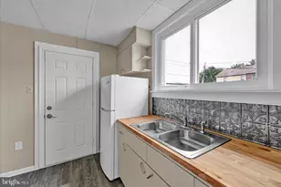 1127 Walnut St, Lebanon, PA 17042 - Photo 8