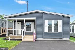 2106 Scull St, Lebanon, PA 17046 - Photo 1