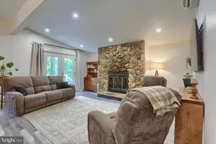 156 Lakeside Dr, Fredericksburg, PA 17026 - Photo 6
