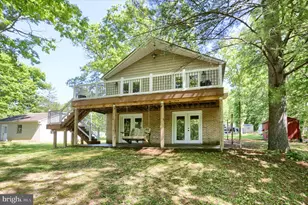 156 Lakeside Dr, Fredericksburg, PA 17026 - Photo 4