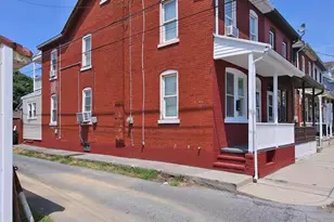 437 N 3rd Ave, Lebanon, PA 17046 - Photo 2