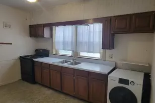 464 W Penn Ave, Cleona, PA 17042 - Photo 8