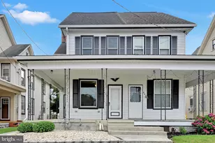 228 E Cherry St, Palmyra, PA 17078 - Photo 2