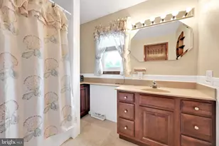 228 E Cherry St, Palmyra, PA 17078 - Photo 18
