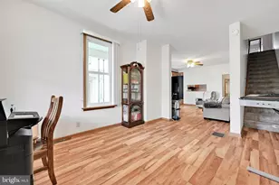 228 E Cherry St, Palmyra, PA 17078 - Photo 8