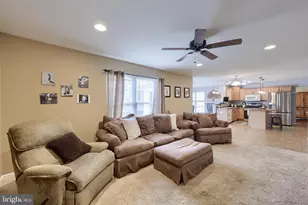 137 Pickwick Cir, Palmyra, PA 17078 - Photo 16