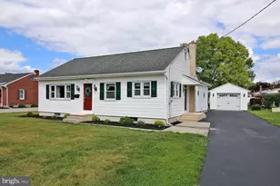 124 S Spruce St, Annville, PA 17003 - Photo 2