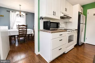 998 E Maple St, Palmyra, PA 17078 - Photo 8