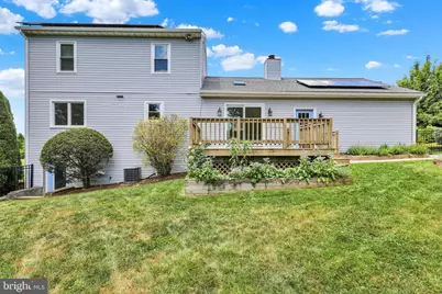 19 Foxchase Ln, Lebanon, PA 17042 - Photo 2