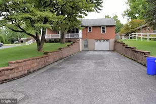 847 E Maple St, Palmyra, PA 17078 - Photo 6