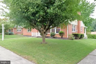 847 E Maple St, Palmyra, PA 17078 - Photo 2