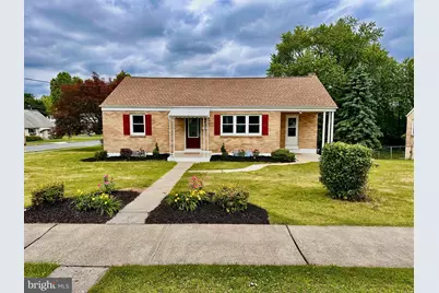 301 E Poplar Street, Lebanon, PA 17042 - Photo 2