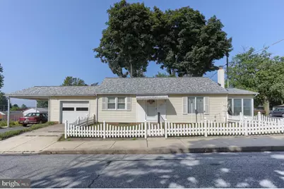 201 S Hetrick Avenue, Palmyra, PA 17078 - Photo 2
