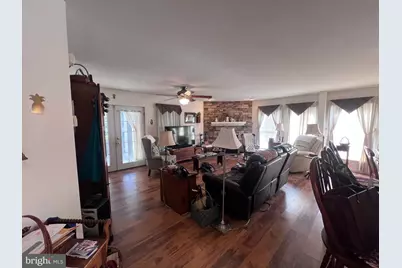 8 Madeleine Dr, Myerstown, PA 17067 - Photo 4