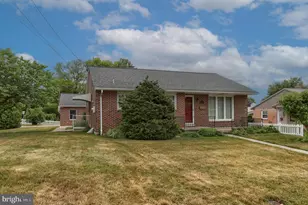 231 W Elm St, Palmyra, PA 17078 - Photo 2