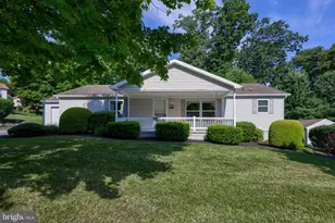 1037 Hemlock Cir, Manheim, PA 17545 - Photo 4