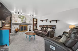 610 E Walnut St, Annville, PA 17003 - Photo 18