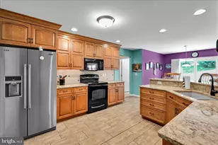 858 Water Edge Ct, Lebanon, PA 17046 - Photo 16