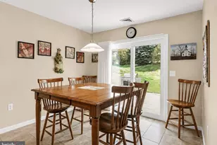 858 Water Edge Ct, Lebanon, PA 17046 - Photo 12