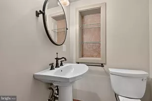 624 E Cherry St, Palmyra, PA 17078 - Photo 12