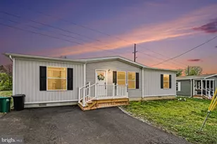 2096 Scull St, Lebanon, PA 17046 - Photo 1