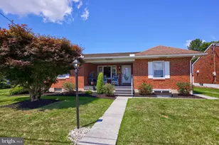 345 W Carpenter Ave, Myerstown, PA 17067 - Photo 2