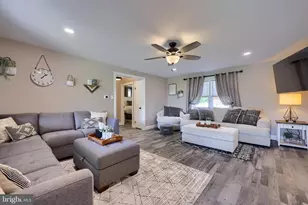 345 W Carpenter Ave, Myerstown, PA 17067 - Photo 4