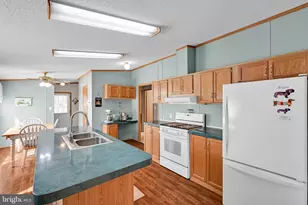 379 W Spruce St, Palmyra, PA 17078 - Photo 16