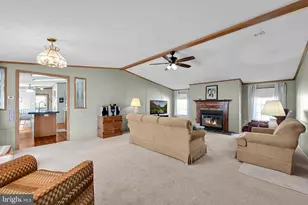 379 W Spruce St, Palmyra, PA 17078 - Photo 10