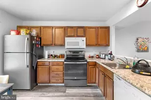 704 Cambridge Ct U-0037, Palmyra, PA 17078 - Photo 4
