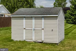 221 W Hamilton Ave, Myerstown, PA 17067 - Photo 10