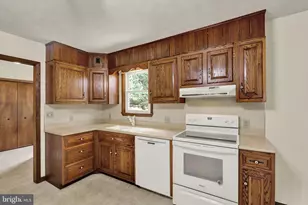 812 Sycamore Ln, Lebanon, PA 17046 - Photo 12