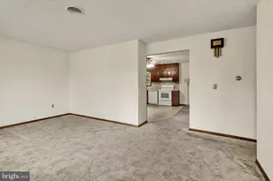 812 Sycamore Ln, Lebanon, PA 17046 - Photo 6