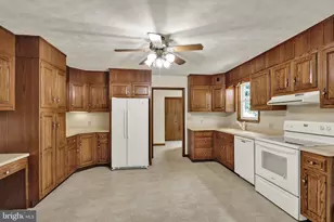 812 Sycamore Ln, Lebanon, PA 17046 - Photo 10