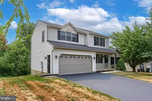 4 Mayfly Ct, Myerstown, PA 17067 - Photo 2
