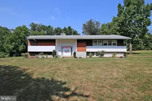 301 Golf Rd, Myerstown, PA 17067 - Photo 6