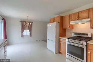 202 Village Dr, Newmanstown, PA 17073 - Photo 12