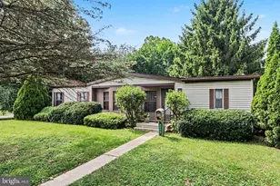 2015 E Pennsylvania Ave, Lebanon, PA 17042 - Photo 4
