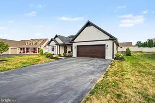 227 Daisy Dr, Lebanon, PA 17046 - Photo 4