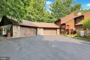814 Holly Ln, Lebanon, PA 17042 - Photo 4