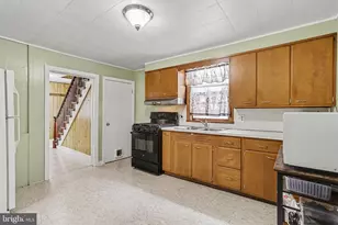 428 W Queen St, Annville, PA 17003 - Photo 4